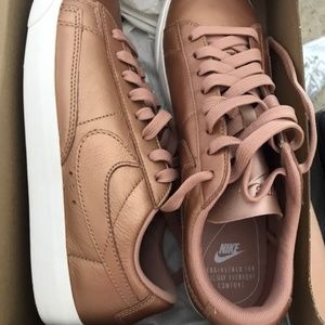 New In Box Nike Blazer Low Top LEs